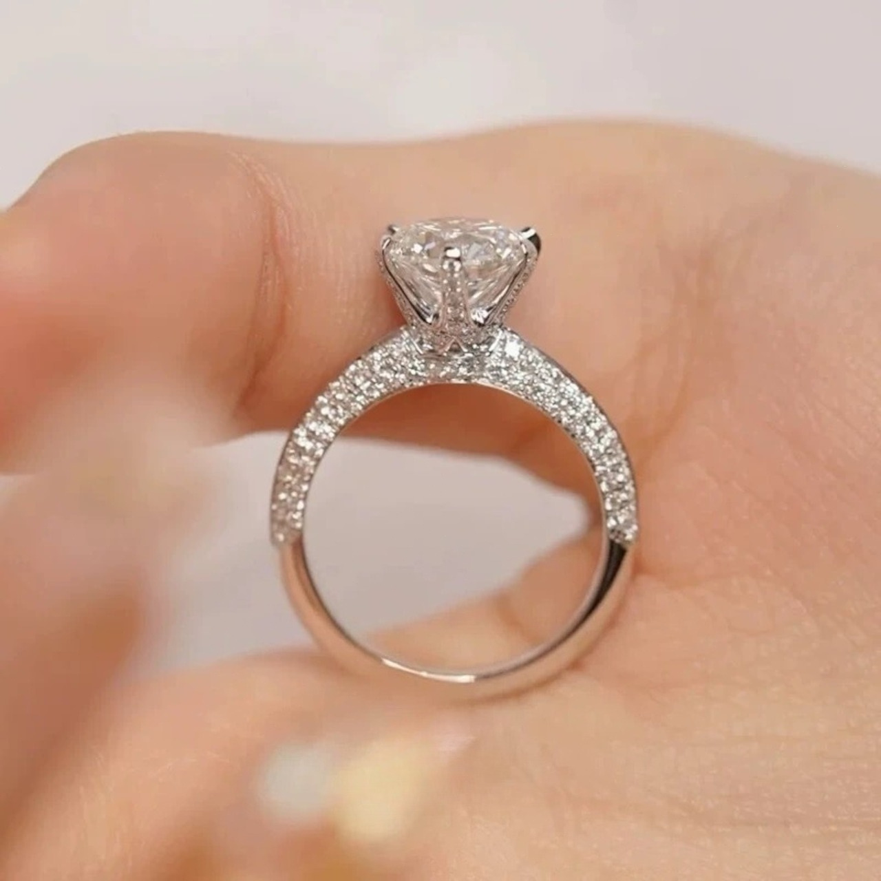 Women's 4.58g Moissanite Engagement Ring in S925 Silver